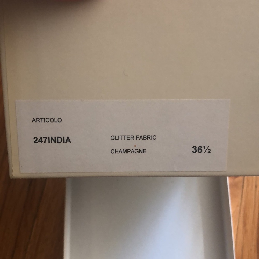 Shoes - Picture 6 of 7